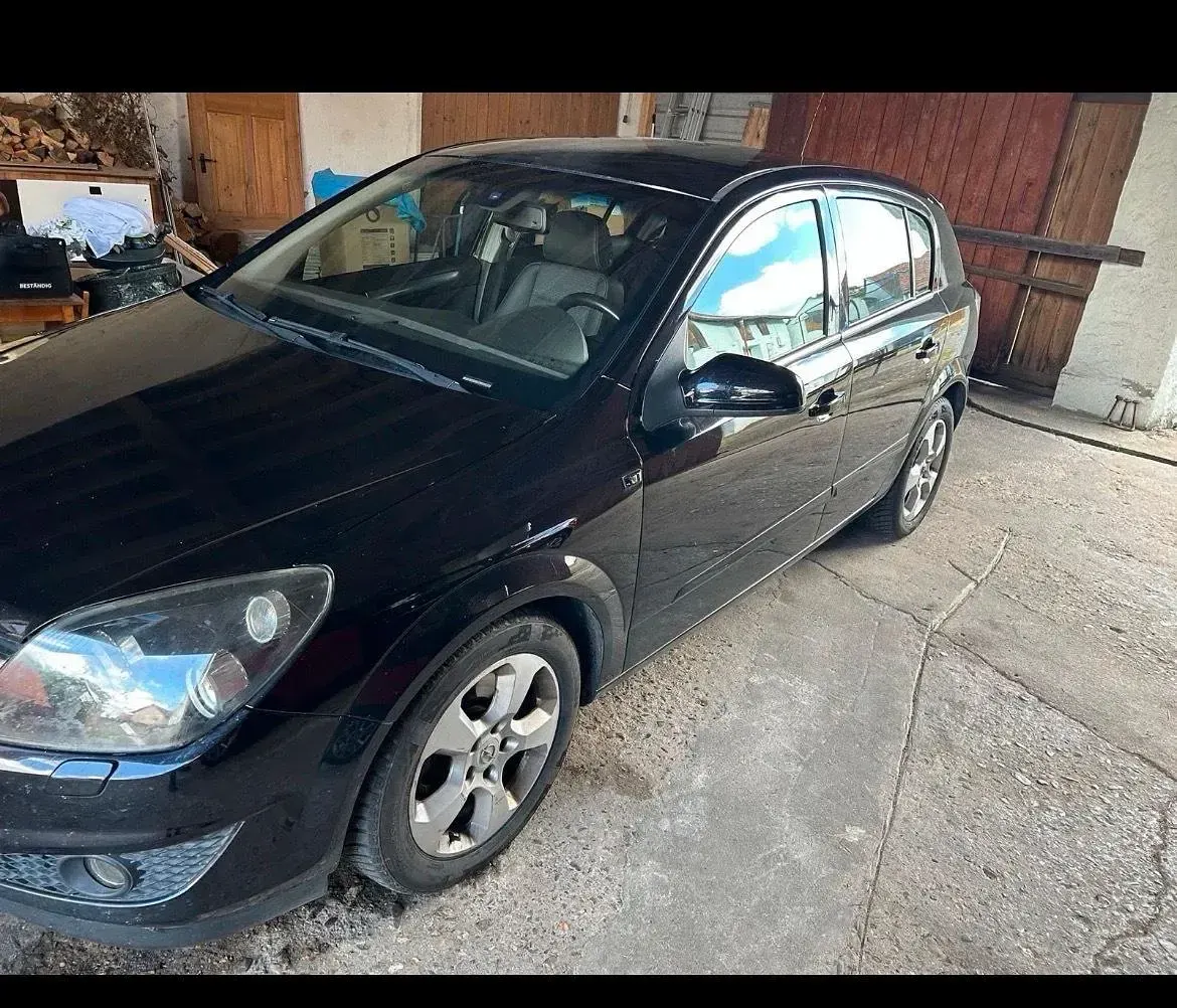 Gebraucht Opel Astra 200 PS (147 kW) 2008 Schwarz Limousine
