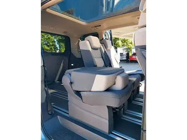 Gebraucht VW Multivan 136 PS (100 kW) 2024 Silber Van / Kleinbus