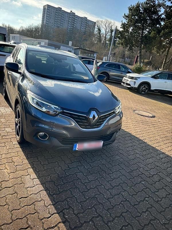 Grau Gebraucht 2018 Renault Kadjar LIMITED SUV | 10.299 € (Superpreis) - Bild 1/4