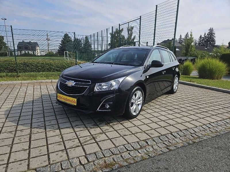 Karbonschw graphitschw midnigh Gebraucht 2013 Chevrolet Cruze LTZ Kombi | 5.990 € (Etwas zu teuer) - Bild 1/3