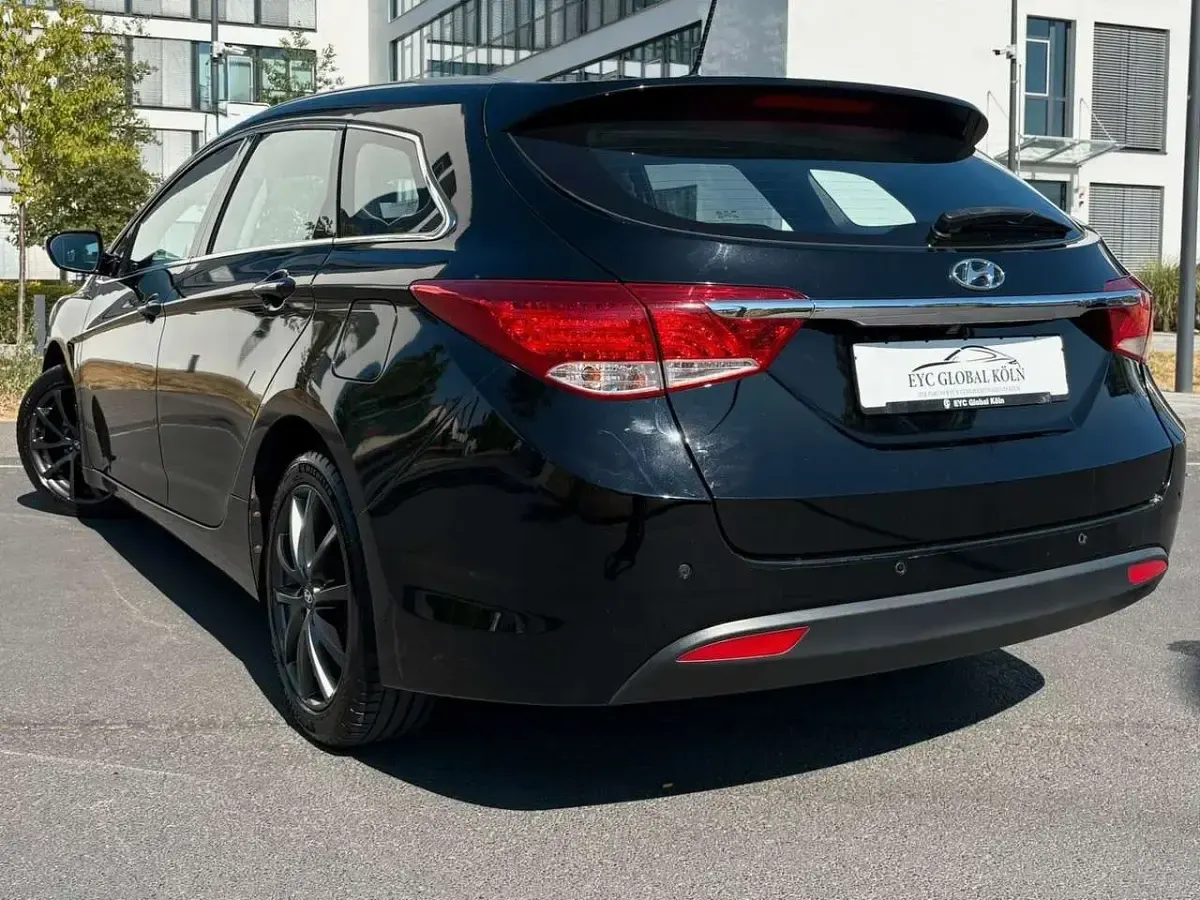 Gebraucht Hyundai i40 Edition 136 PS (100 kW) 2014 Schwarz Kombi