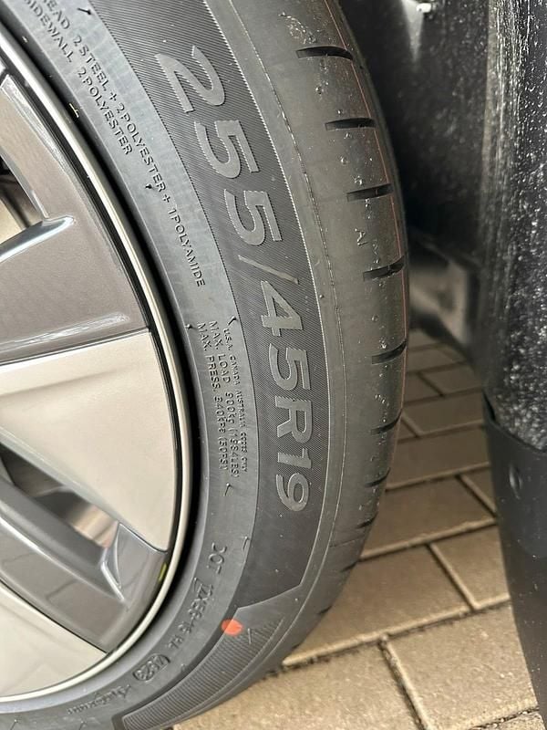 Gebraucht Tesla Model Y Standard Range 219 kW (299 PS) 2024 Weiß SUV