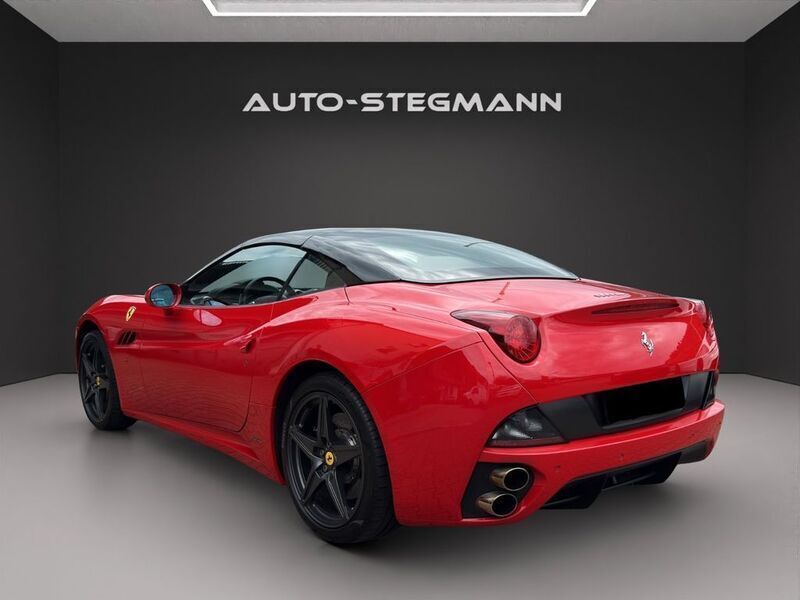 Gebraucht Ferrari California 460 PS (338 kW) 2010 Rot Cabrio