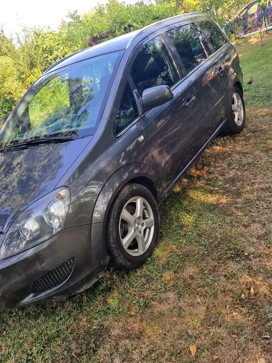 Gebraucht Opel Zafira 125 PS (91 kW) 2011 Grau Van / Kleinbus