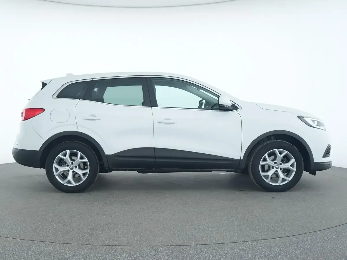 Gebraucht Renault Kadjar Zen 140 PS (102 kW) 2022 Weiß SUV