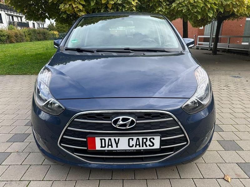 Gebraucht Hyundai i20 Space Plus 90 PS (66 kW) 2018 Blau Van / Kleinbus