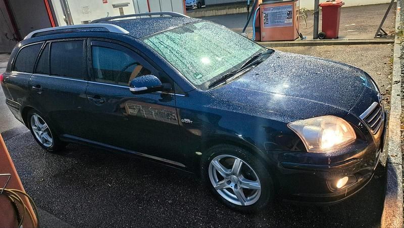 Gebraucht Toyota Avensis 177 PS (130 kW) 2006 Blau Kombi