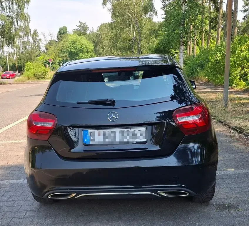 Gebraucht Mercedes A160 Edition 102 PS (75 kW) 2017 Schwarz Limousine