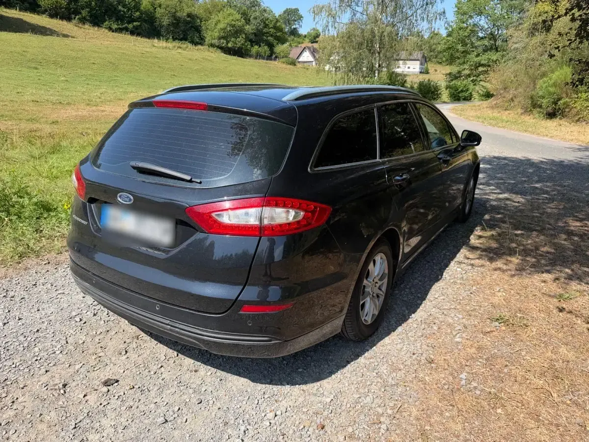 Gebraucht Ford Mondeo Trend 150 PS (110 kW) 2015 Schwarz Kombi