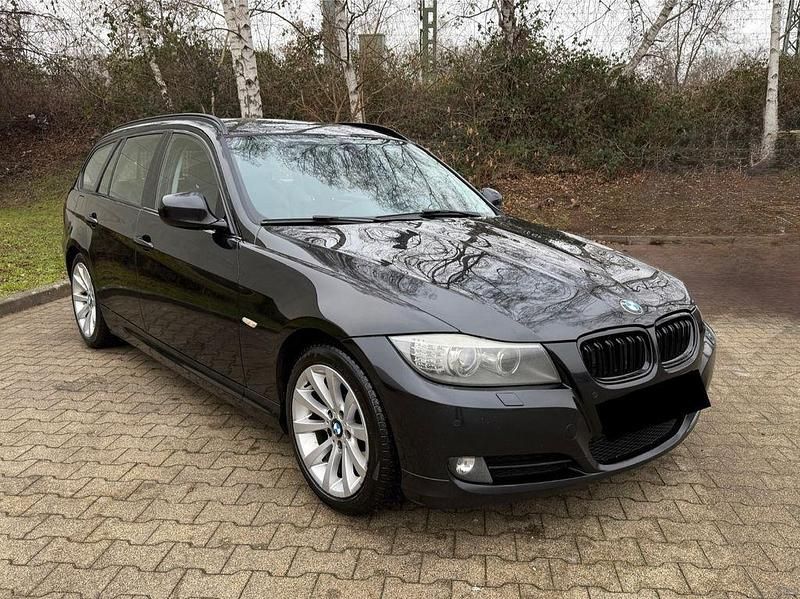 Gebraucht BMW 325 204 PS (150 kW) 2010 Schwarz Kombi
