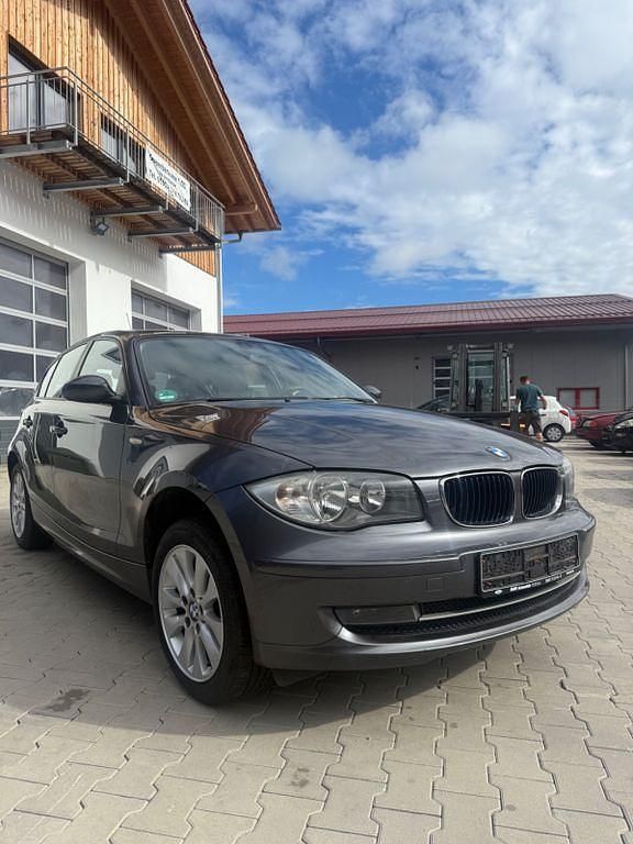 Grau Gebraucht 2008 BMW 118 Advantage Kleinwagen | 1.990 € (Guter Preis) - Bild 1/4
