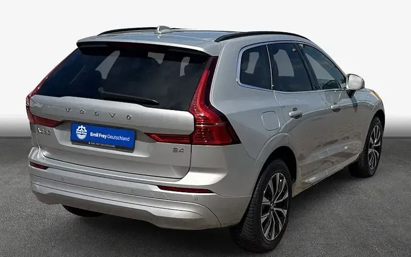 Gebraucht Volvo XC60 Core 197 PS (144 kW) 2023 Silber SUV