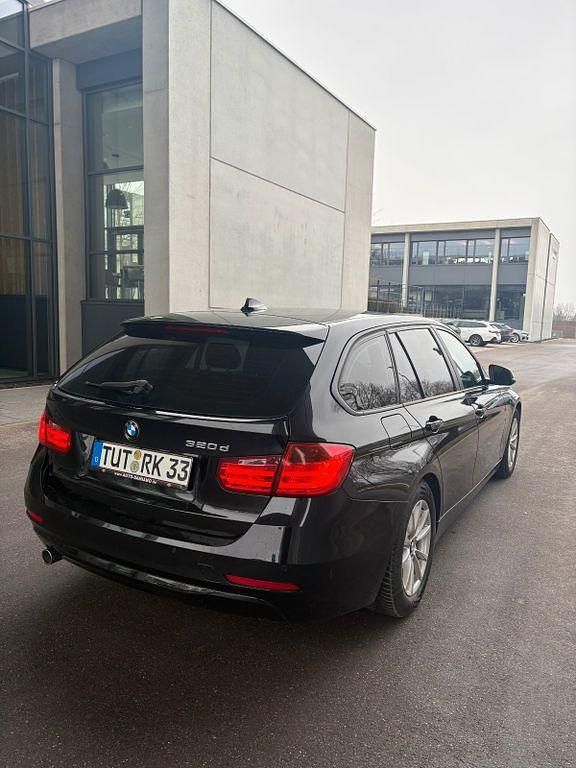 Gebraucht BMW 320 Performance 184 PS (135 kW) 2014 Schwarz Kombi