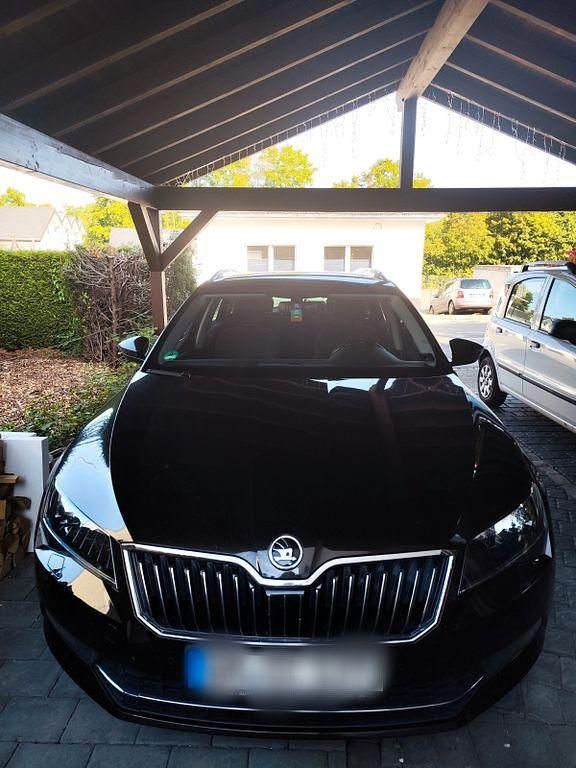 Braun Gebraucht 2016 Skoda Superb Ambition Kombi | 12.300 € (Fairer Preis) - Bild 1/4