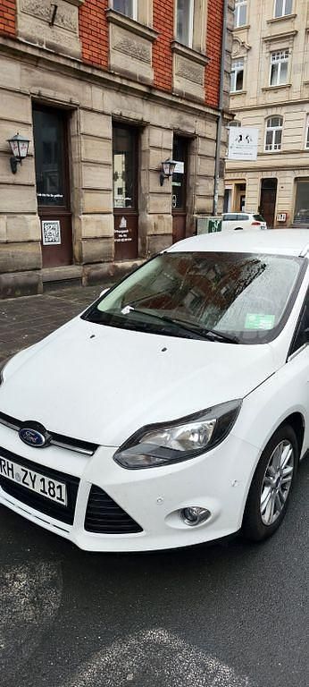 Gebraucht Ford Focus 140 PS (102 kW) 2014 Weiß Limousine