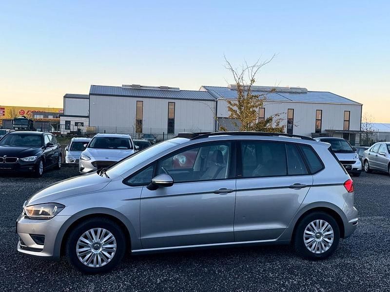 Silber Gebraucht 2017 VW Golf Sportsvan Allstar Van / Kleinbus | 10.350 € (Guter Preis) - Bild 1/4