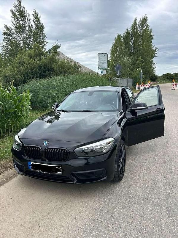 Schwarz Gebraucht 2018 BMW 118 Kleinwagen | 13.250 € (Guter Preis) - Bild 1/4