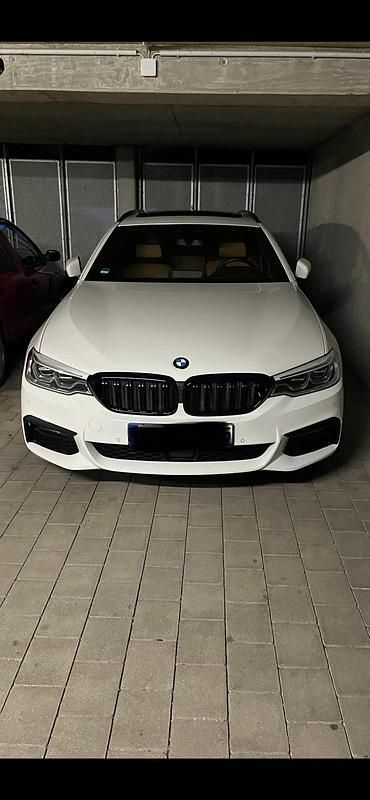 Weiß Gebraucht 2019 BMW 530 M Sport Kombi | 37.000 € (Teuer) - Bild 1/4