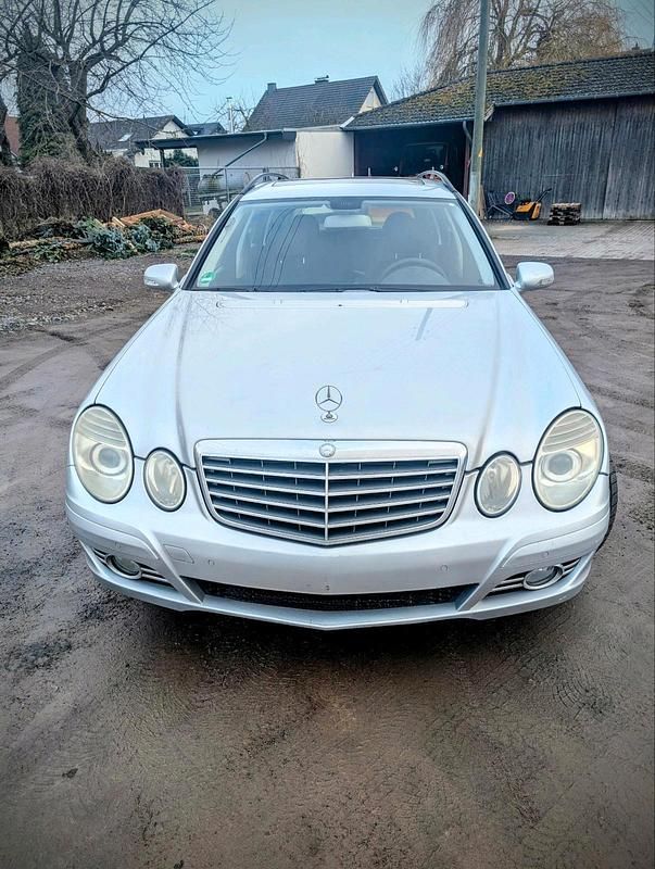 Gebraucht Mercedes E220 170 PS (125 kW) 2007 Silber Kombi