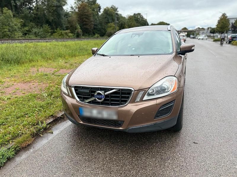 Braun Gebraucht 2010 Volvo XC60 SUV | 12.200 € (Etwas zu teuer) - Bild 1/4
