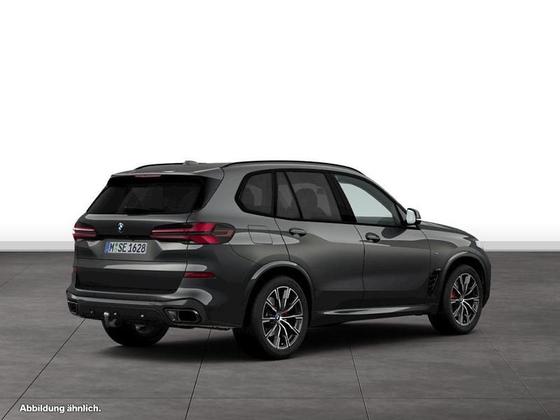Grau Gebraucht 2024 BMW X5 M Sport SUV | 80.461 € (Fairer Preis) - Bild 1/3