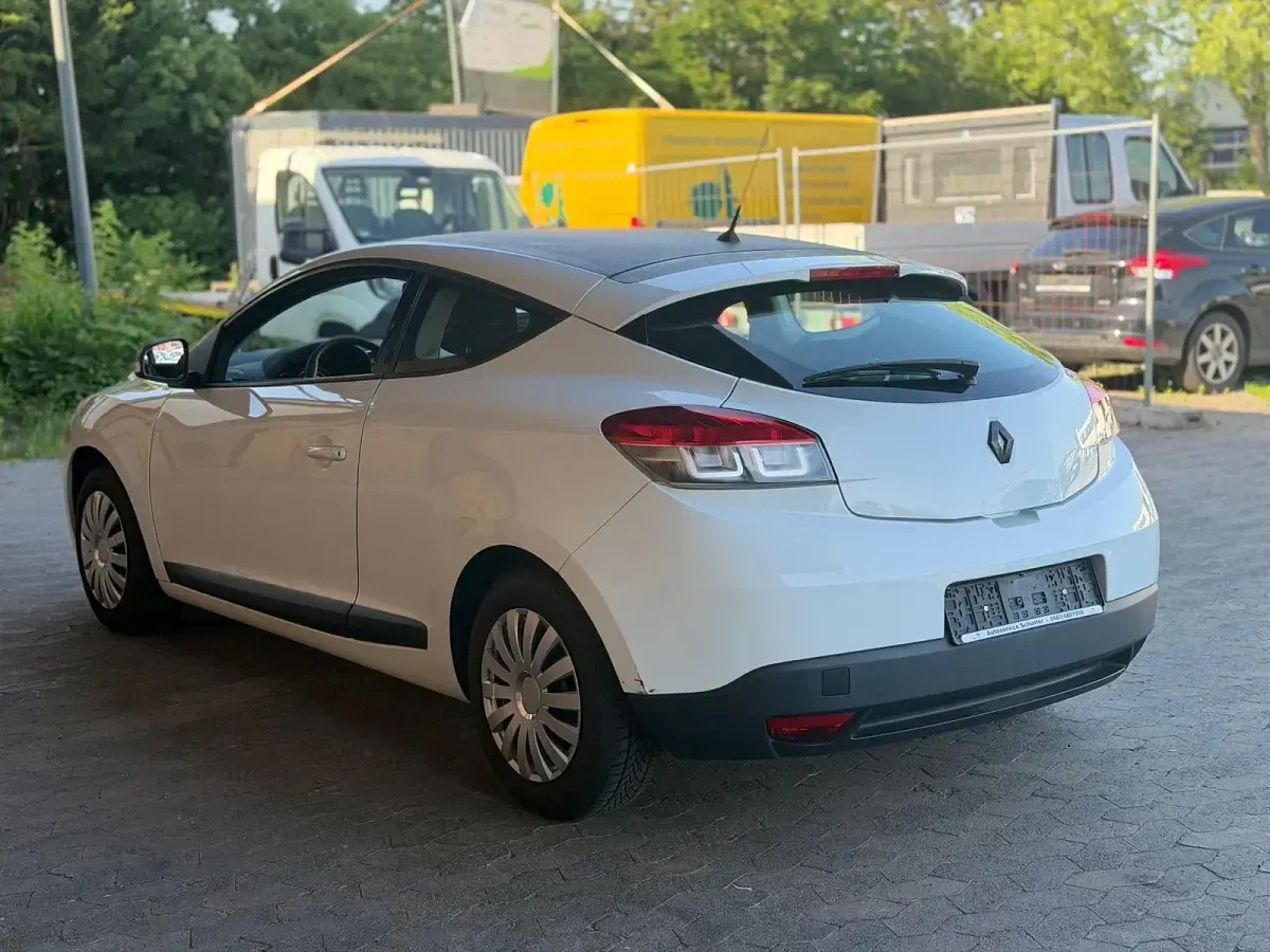 Gebraucht Renault Mégane 110 PS (80 kW) 2011 Weiß Kleinwagen