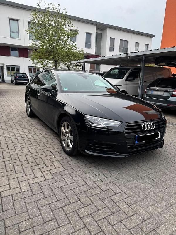 Second-hand Audi A4 Design 150 CP (110 kW) 2016 Negru Berlinǎ