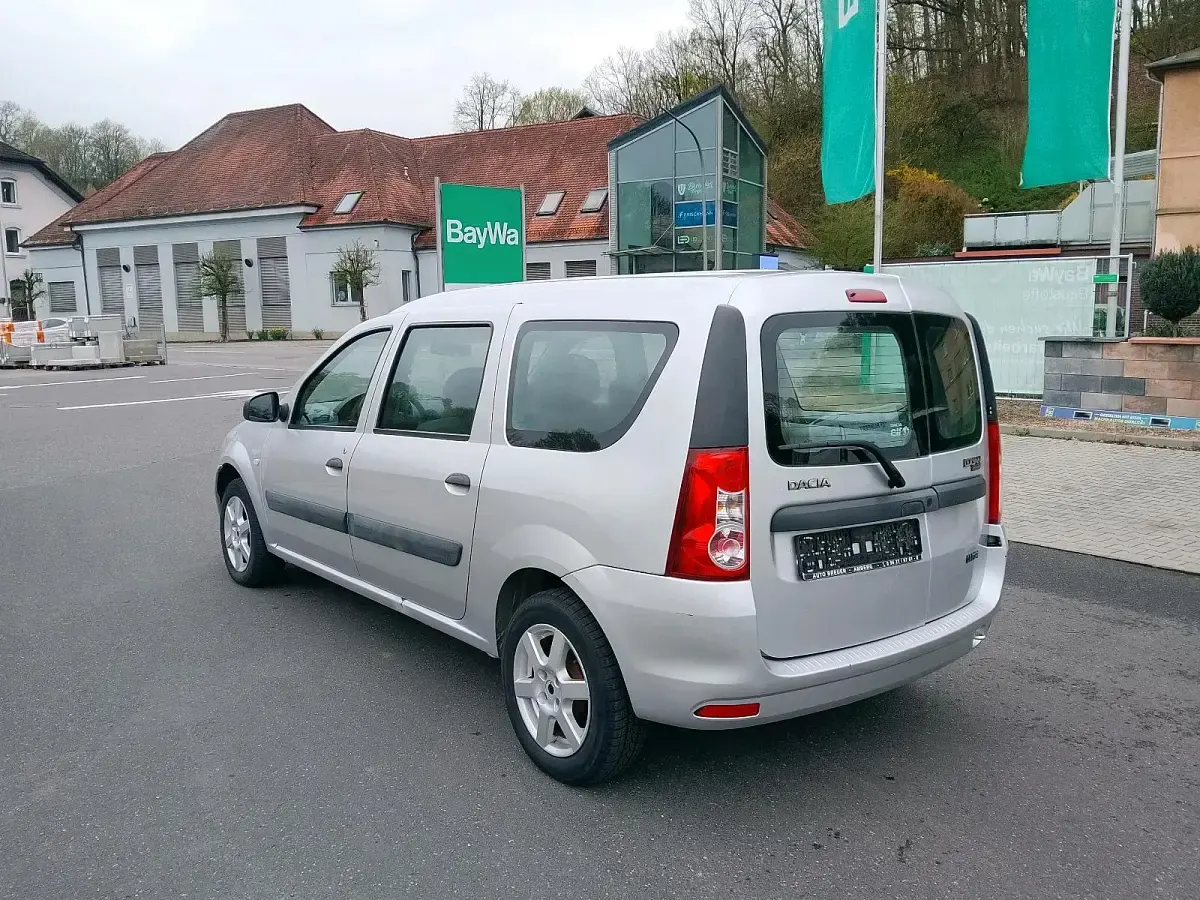 Gebraucht Dacia Logan MCV 75 PS (55 kW) 2009 Silber Kombi