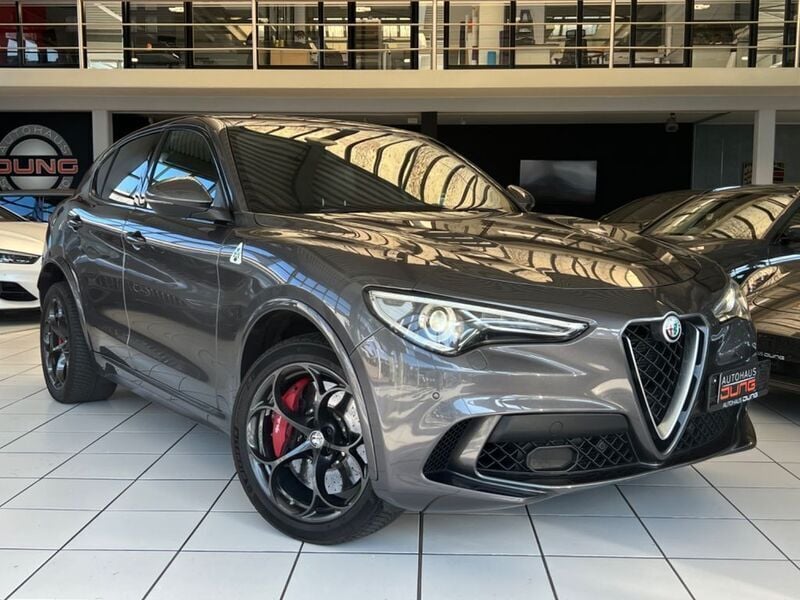 Grau Gebraucht 2017 Alfa Romeo Stelvio Quadrifoglio SUV | 39.990 € (Superpreis) - Bild 1/4