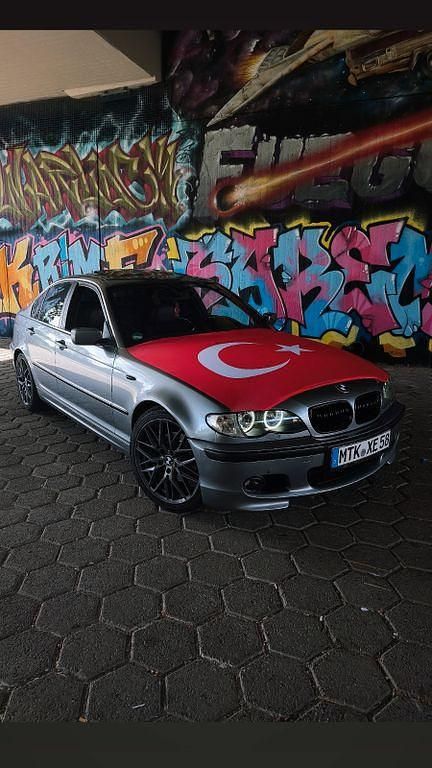 Grau Gebraucht 2003 BMW 325 M Sport Limousine | 7.500 € (Fairer Preis) - Bild 1/4