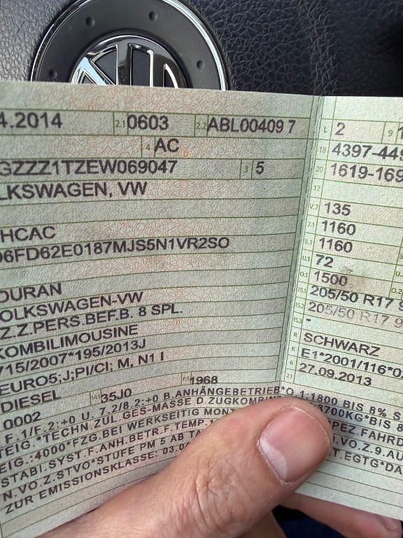 Gebraucht VW Touran 140 PS (102 kW) 2014 Schwarz Van / Kleinbus