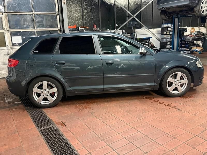Gebraucht Audi A3 160 PS (117 kW) 2009 Grau Kleinwagen