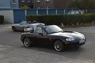 Używany Mazda MX5 110 KM (80 kW) 2004 Czarny Kabriolet
