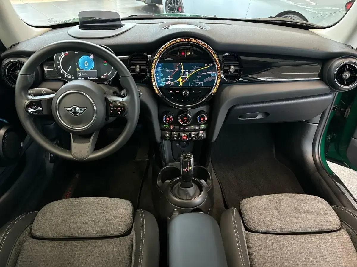 Gebraucht Mini Cooper 136 PS (100 kW) 2023 Grün Kleinwagen