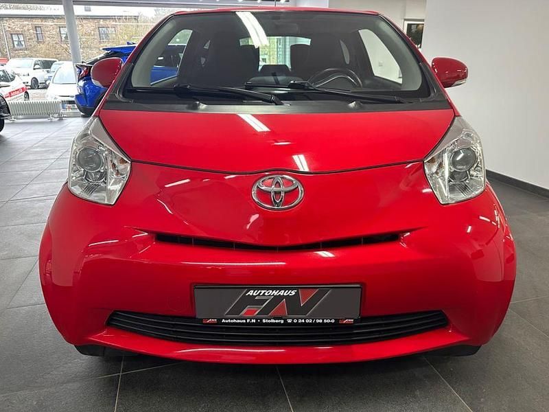 Gebraucht Toyota iQ 68 PS (50 kW) 2009 Rot Kleinwagen