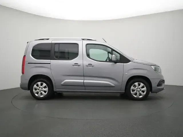 Usado Opel Combo 131 HP (96 kW) 2019 Cinzento Monovolume