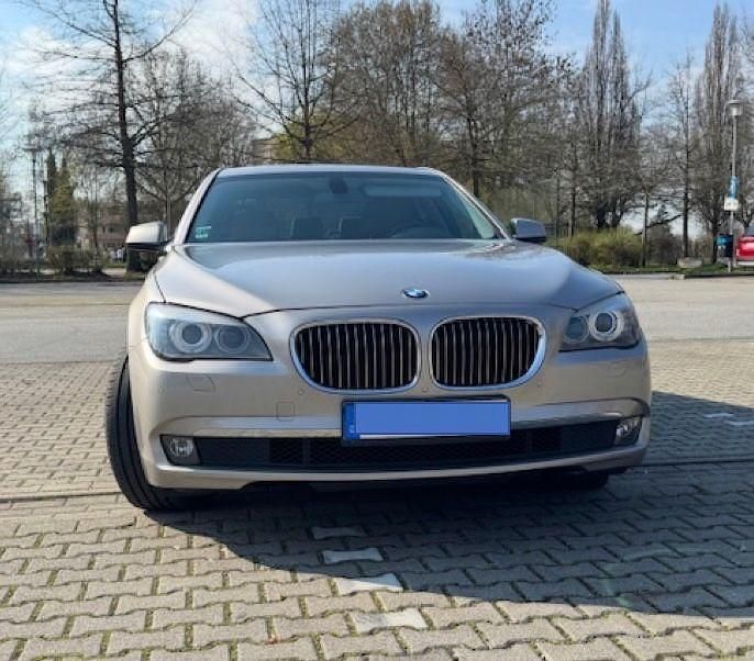 Gebraucht BMW 730 245 PS (180 kW) 2009 Silber Limousine