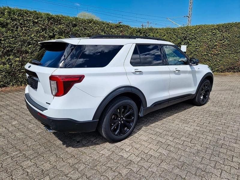 Używany Ford Explorer ST-Line 457 KM (336 kW) 2021 Biały SUV