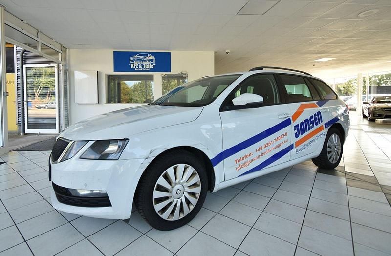 Weiß Gebraucht 2017 Skoda Octavia Kombi | 5.680 € (Teuer) - Bild 1/4