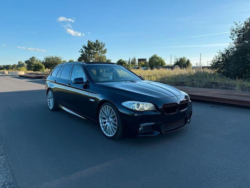 Blau Gebraucht 2013 BMW 530 Kombi | 12.699 € (Fairer Preis) - Bild 1/4