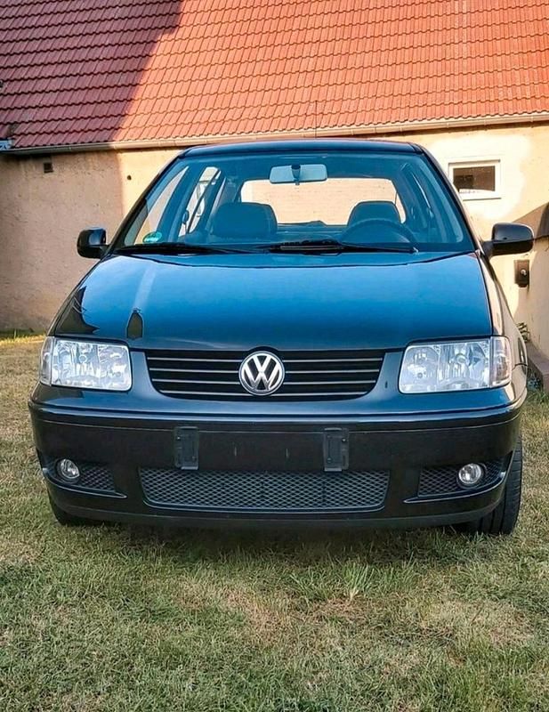 Schwarz Gebraucht 2000 VW Polo Kleinwagen | 2.000 € (Teuer) - Bild 1/4
