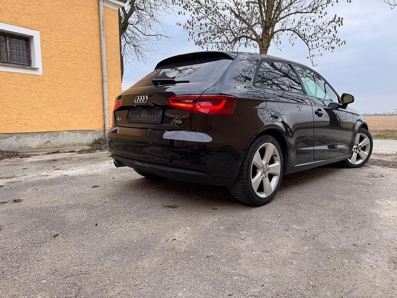 Gebraucht Audi A3 Ambition 110 PS (80 kW) 2014 Schwarz Limousine