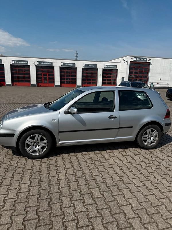 Gebraucht VW Golf IV 75 PS (55 kW) 2002 Grau Kleinwagen