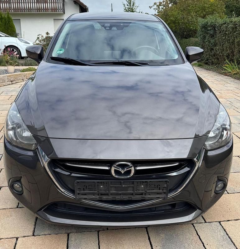 Braun Gebraucht 2016 Mazda 2 Sports-Line Kleinwagen | 10.000 € (Fairer Preis) - Bild 1/4