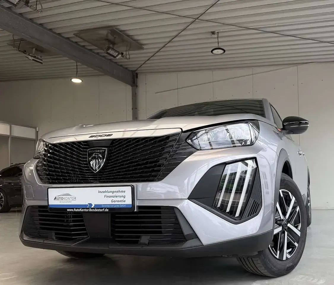 Gebraucht Peugeot 2008 Style 136 PS (100 kW) 2025 Schwarz SUV