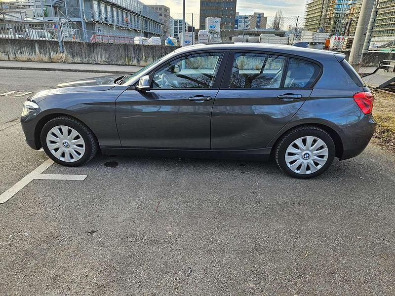 Grau Gebraucht 2017 BMW 120 Advantage Kleinwagen | 13.899 € (Fairer Preis) - Bild 1/4