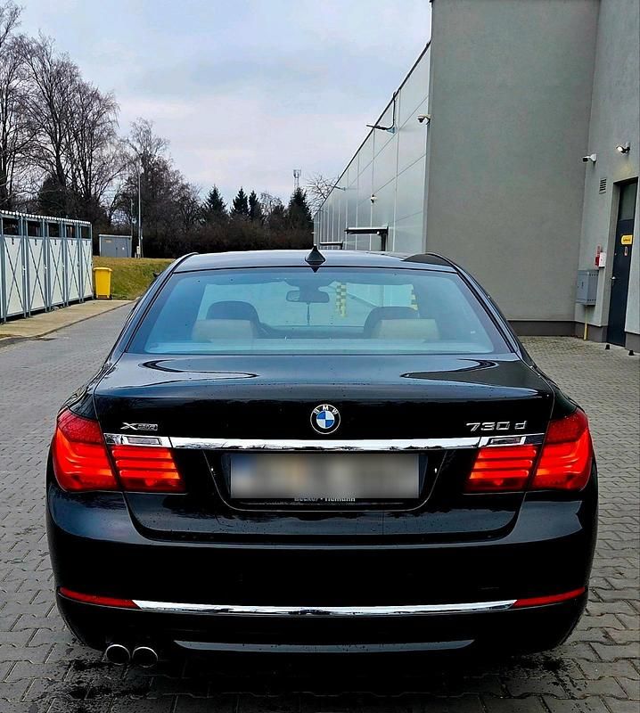 Gebraucht BMW 730 258 PS (189 kW) 2014 Schwarz Limousine