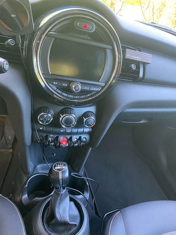 Second-hand Mini ONE 102 CP (75 kW) 2019 Negru Hatchback