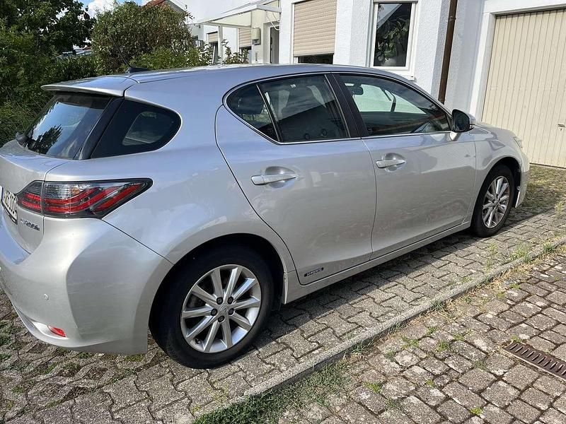 Gebraucht Lexus CT200h 99 PS (72 kW) 2012 Limousine