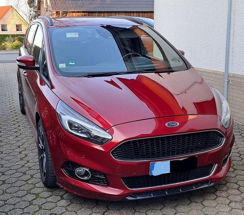 Gebraucht Ford S-MAX ST-Line 190 PS (139 kW) 2018 Rot Van / Kleinbus